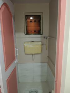 Bathroom Image of 205 Sq.ft 1 RK Apartment / Flat for rent in Mankhurd Mumbai for Rs. 10000