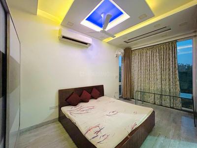 Bedroom Image of 1350 Sq.ft 3 BHK Builder Floor for rent in Shalimar Bagh New Delhi for Rs. 70000