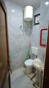 Bathroom Image of 700 Sq.ft 1 BHK Builder Floor for rent in Hari Nagar New Delhi for Rs. 16500
