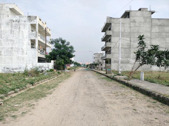 Sector 76 Main Image 1
