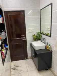 Bathroom Image of 900 Sq.ft 1.5 BHK Builder Floor for rent in Maurya Enclave, Pitampura New Delhi for Rs. 25000