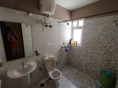 Bathroom Image of 2133 Sq.ft 3 BHK Apartment / Flat for sale in Rajarhat Kolkata for Rs. 16500000