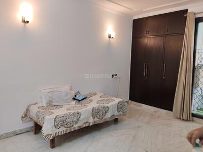 Bedroom Image of 1800 Sq.ft 3 BHK Builder Floor for rent in Gulmohar Park New Delhi for Rs. 125000