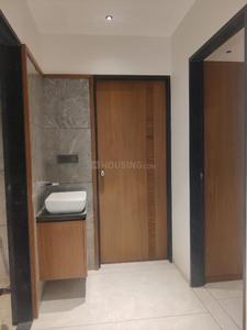 Bathroom Image of 1300 Sq.ft 3 BHK Apartment / Flat for sale in Shree Aarna Sky Waves, New Alkapuri Vadodara for Rs. 6600000