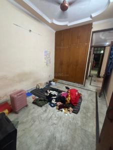 Bedroom Image of 900 Sq.ft 3 BHK Builder Floor for rent in RWA Indra Vikas Colony, Mukherjee Nagar New Delhi for Rs. 25000