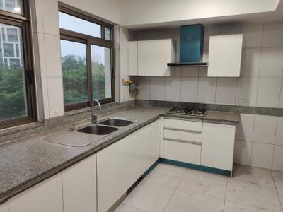 Kitchen Image of 3300 Sq.ft 4 BHK Apartment / Flat for sale in Tata Primanti, Sector 72 Gurgaon for Rs. 61000000