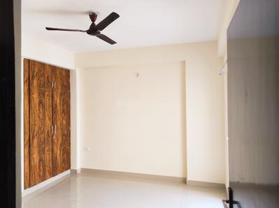 Bedroom Image of 1075 Sq.ft 2 BHK Apartment / Flat for rent in Paramount Emotions, Noida Extension Greater Noida for Rs. 20000