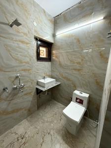 Image of 950 Sq.ft 2 BHK Builder Floor for rent in Raja Garden, New Delhi for Rs. 30000