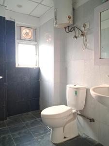 Bedroom Two Image of 2650 Sq.ft 4 BHK Apartment / Flat for sale in Sunworld Vanalika, Sector 107 Noida for Rs. 43000000