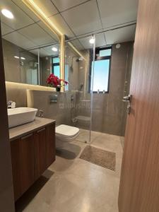 Bathroom Image of 1500 Sq.ft 3 BHK Apartment / Flat for sale in Andheri West Mumbai for Rs. 49500000
