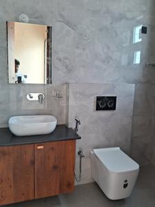 Bathroom Image of 2152 Sq.ft 3 BHK Builder Floor for rent in Gomti Nagar Lucknow for Rs. 28000