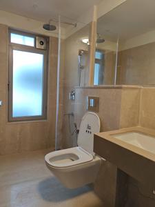 Common Bathroom Image of 800 Sq.ft 2 BHK Apartment / Flat for rent in Piramal Aranya, Byculla Mumbai for Rs. 130000