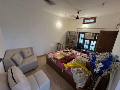 Bedroom Image of 900 Sq.ft 2 BHK Builder Floor for rent in Tiwaripur Lucknow for Rs. 18000