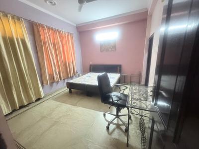Bedroom Image of 2200 Sq.ft 3 BHK Builder Floor for rent in HUDA Plot Sector 38, Sector 38 Gurgaon for Rs. 50000