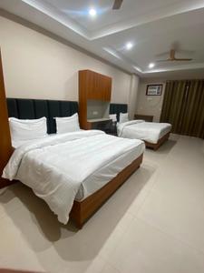 Bedroom Image of 450 Sq.ft 1 BHK Builder Floor for rent in Sector 39 Gurgaon for Rs. 40000