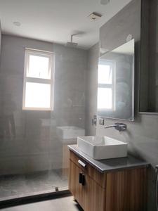 Common Bathroom Image of 771 Sq.ft 2 BHK Apartment / Flat for rent in DLF Princeton Estate, Sector 53 Gurgaon for Rs. 60000