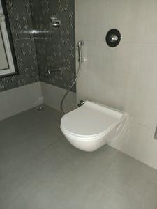Common Bathroom Image of 1000 Sq.ft 2 BHK Apartment / Flat for sale in K Raheja Sterling, Mohammed Wadi Pune for Rs. 8500000