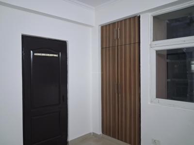 Bedroom Image of 950 Sq.ft 2 BHK Apartment / Flat for sale in Amrapali Zodiac, Sector 120 Noida for Rs. 9000000