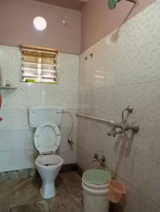 Bathroom Image of 1000 Sq.ft 2 BHK Apartment / Flat for sale in Tollygunge Kolkata for Rs. 4000000