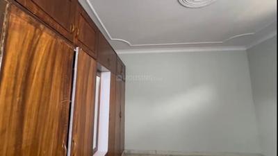 Bedroom Image of 2700 Sq.ft 4 BHK Builder Floor for sale in Janakpuri New Delhi for Rs. 50000000