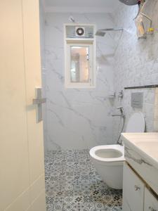 Common Bathroom Image of 1500 Sq.ft 3 BHK Apartment / Flat for sale in Said-Ul-Ajaib New Delhi for Rs. 11000000