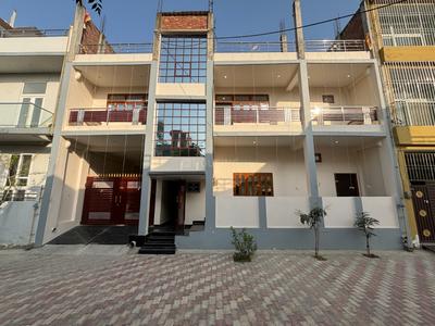 Building Image of 4200 Sq.ft 8 BHK Independent House for sale in Susuwahi Varanasi for Rs. 30000000