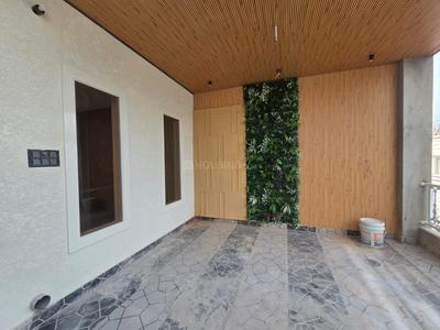 Balcony Image of 3000 Sq.ft 4 BHK Independent House for sale in Chitaipur Varanasi for Rs. 19500000