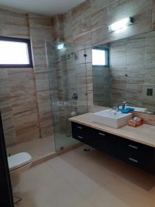 Bathroom Image of 2000 Sq.ft 5 BHK Villa for sale in Sushant Lok 1 Floors, Sector 43 Gurgaon for Rs. 60000000