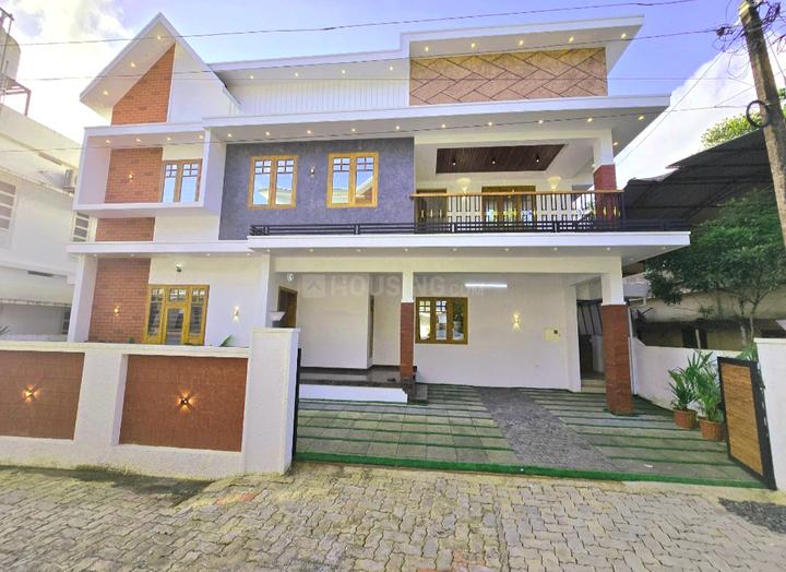 Kuzhivelippady Main Image 1