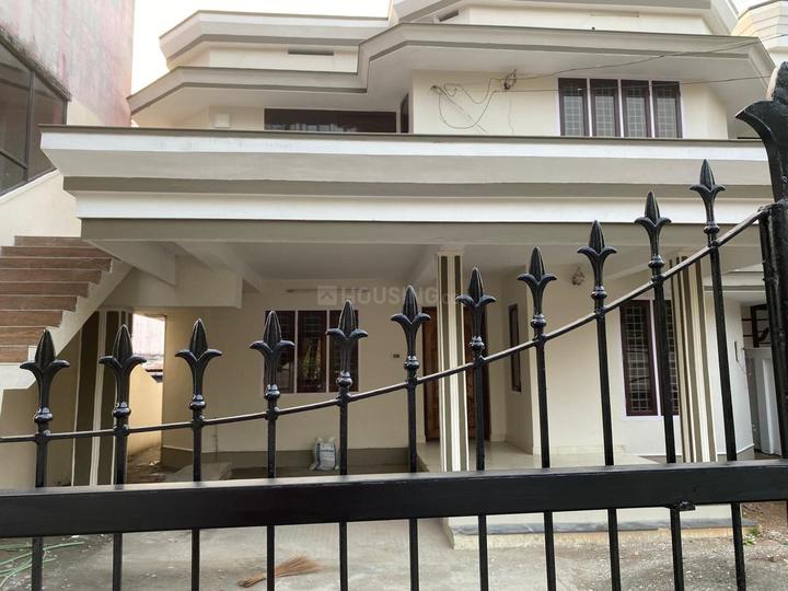 Aluva independent floor for rent near federal bank Balcony 1