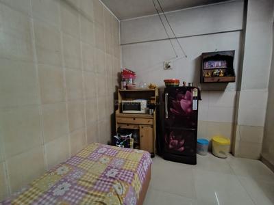 Bedroom Image of 675 Sq.ft 2 BHK Apartment / Flat for rent in Kandivali East Mumbai for Rs. 35000
