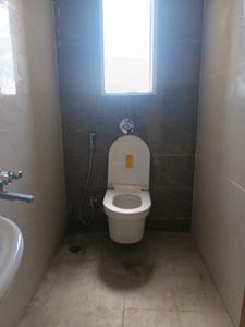 Common Bathroom Image of 950 Sq.ft 2 BHK Apartment / Flat for rent in Prithvi Proximus, Hadapsar Pune for Rs. 29000