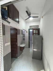 Bedroom Image of 600 Sq.ft 1 BHK Builder Floor for rent in Ramesh Nagar New Delhi for Rs. 20000