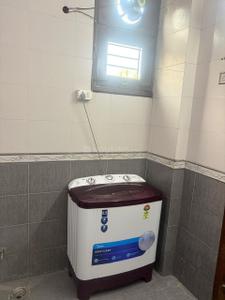 Bathroom Image of 1400 Sq.ft 3 BHK Independent House for rent in Himgiri Apartments, Kalkaji Extension New Delhi for Rs. 50000