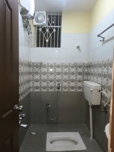 Common Bathroom Image of 938 Sq.ft 2 BHK Apartment / Flat for rent in Husaini Pearl Residency, Gottigere Bengaluru for Rs. 30000