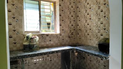 Kitchen Image of 650 Sq.ft 2 BHK Apartment / Flat for sale in Airport Gate no. 1 Kolkata for Rs. 2200000