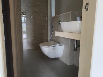 Bathroom Image of 725 Sq.ft 1 BHK Apartment / Flat for sale in Ashar Arize, Kalwa Thane for Rs. 9850000