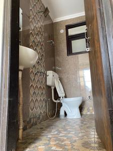Bathroom Image of 500 Sq.ft 1 BHK Builder Floor for rent in Chhattarpur New Delhi for Rs. 16000