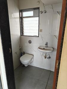 Bathroom Image of 730 Sq.ft 2 BHK Apartment / Flat for rent in Neelyog Veydaanta, Ghatkopar West Mumbai for Rs. 45000