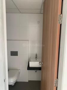 Bathroom Image of 1000 Sq.ft 2 BHK Apartment / Flat for sale in Godrej Emerald, Thane West Thane for Rs. 13000000