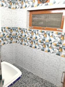 Bathroom Image of 1102 Sq.ft 2 BHK Apartment / Flat for sale in Gomti Nagar Lucknow for Rs. 6500000