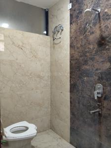 Bathroom Image of 1600 Sq.ft 2 BHK Builder Floor for rent in Pipliyahana Indore for Rs. 25000