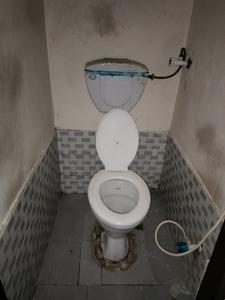 Common Bathroom One Image of 450 Sq.ft 1 BHK Apartment / Flat for sale in Sector 23B Dwarka New Delhi for Rs. 6700000