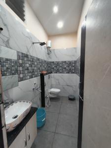 Bathroom Image of 2700 Sq.ft 4 BHK Independent House for rent in Pipliyahana Indore for Rs. 50000