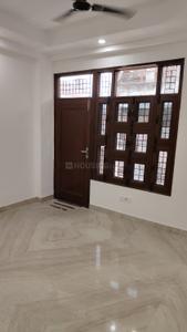 Bedroom Image of 2100 Sq.ft 3 BHK Builder Floor for sale in RWA Dilshad Colony Block E Markets WA, Dilshad Garden New Delhi for Rs. 18000000