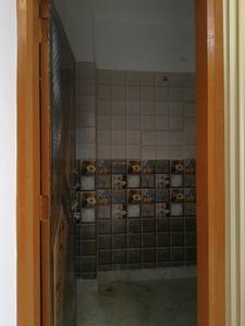 Common Bathroom Image of 900 Sq.ft 3 BHK Builder Floor for sale in DLF Ankur Vihar Ghaziabad for Rs. 3450058