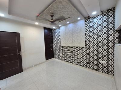 Bedroom Image of 1500 Sq.ft 3 BHK Builder Floor for rent in Mansarover Garden New Delhi for Rs. 40000