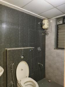 Common Bathroom Image of 918 Sq.ft 2 BHK Apartment / Flat for rent in Lodha Lakeshore Greens, Palava Phase 2 Thane for Rs. 20000