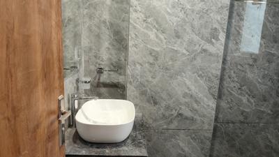 Bathroom Image of 900 Sq.ft 1 RK Builder Floor for rent in Sector 46 Gurgaon for Rs. 25000