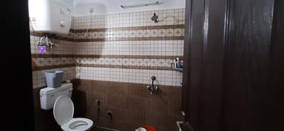 Bathroom Image of 900 Sq.ft 2 BHK Apartment / Flat for sale in Sector 104 Noida for Rs. 4000000